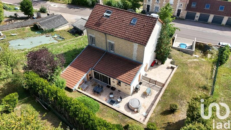 Maison - 200 m² - 5 pièces