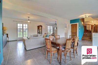 Maison - 210 m² - 8 pièces