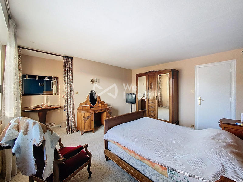 Maison - 184 m² - 7 pièces