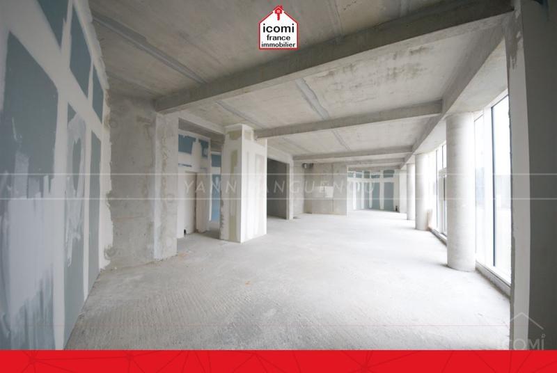 Local commercial - 140 m² - 1 pièce