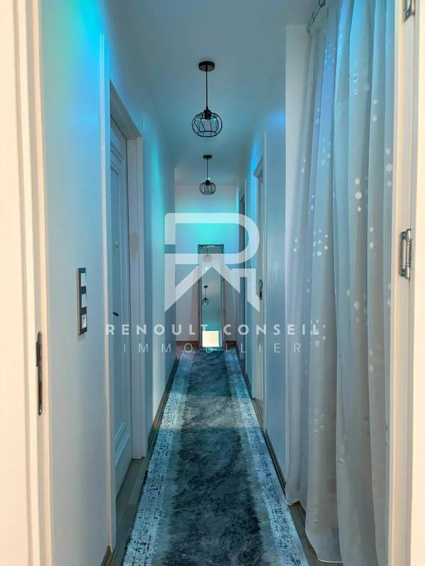 Maison - 221 m² - 9 pièces