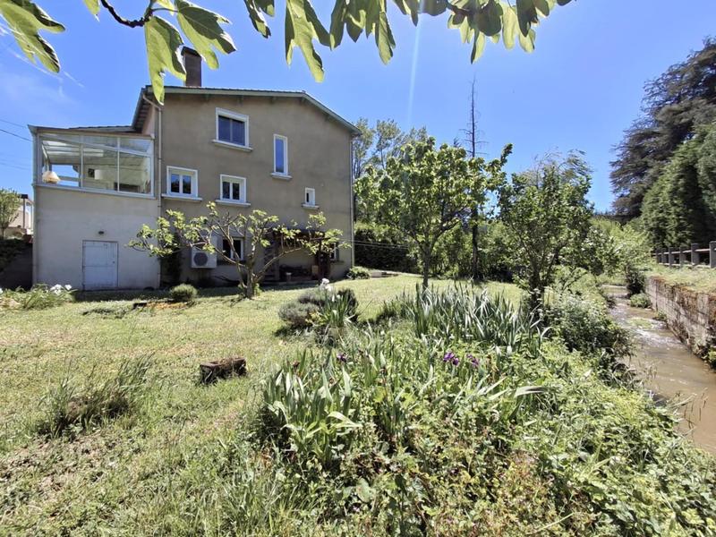 Maison - 219 m² - 6 pièces