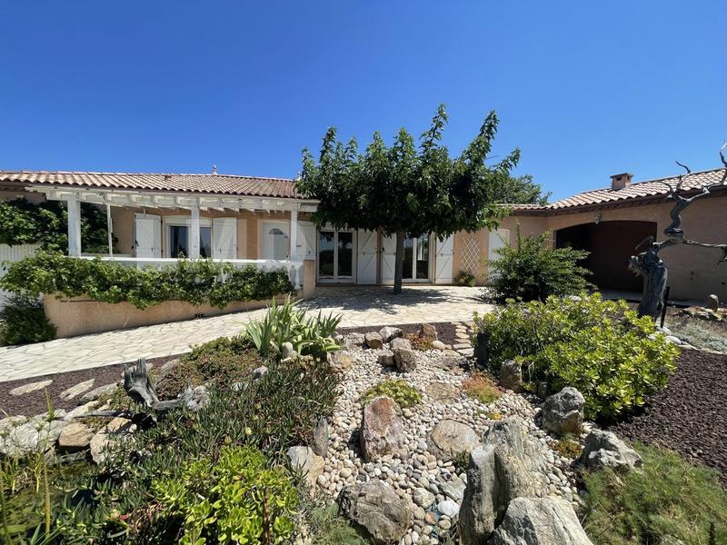 Maison traditionnelle - 152 m² - 6 pièces