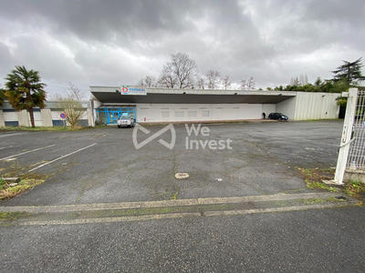 Local commercial - 819 m²