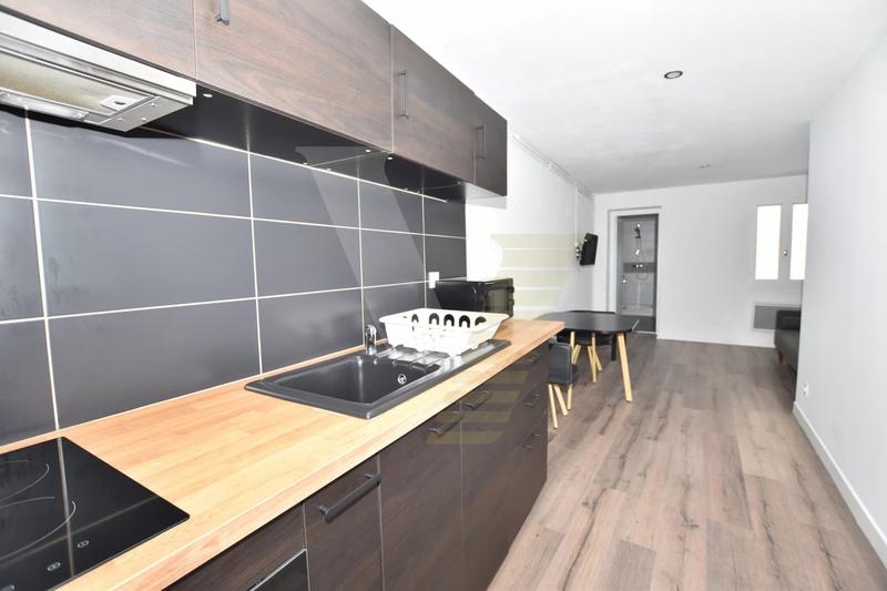 Immeuble - 150 m² - 9 pièces