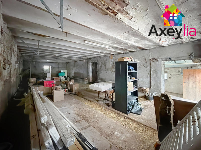 Maison - 300 m² - 3 pièces