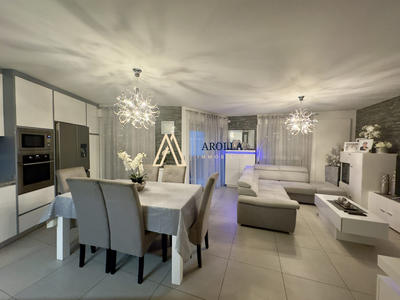 Appartement - 83 m² - 4 pièces