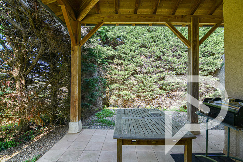 Maison - 187 m² - 11 pièces