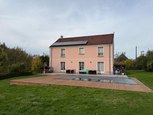 Maison - 218 m² - 8 pièces