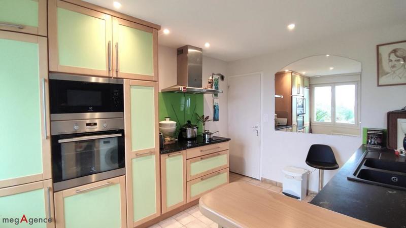 Maison - 200 m² - 12 pièces