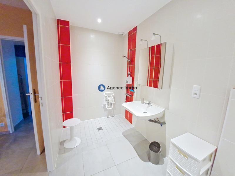 Maison - 246 m² - 10 pièces