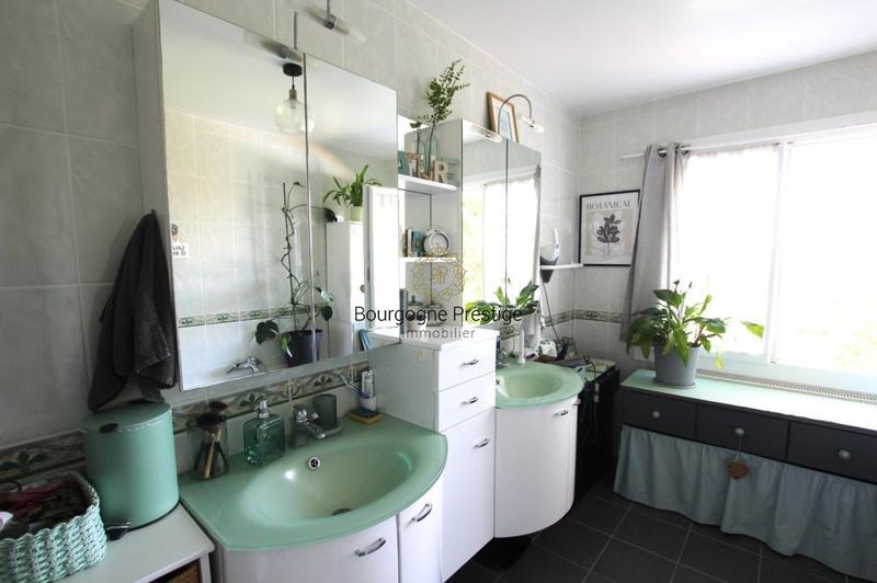 Maison traditionnelle - 178 m² - 7 pièces