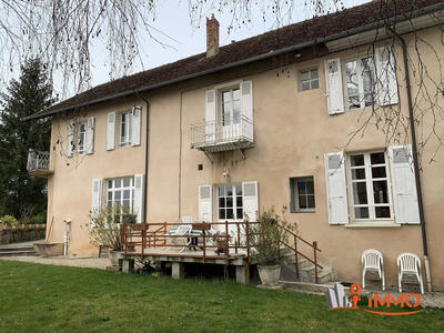 Maison - 285 m² - 10 pièces