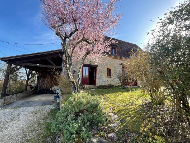 Maison - 300 m² - 12 pièces