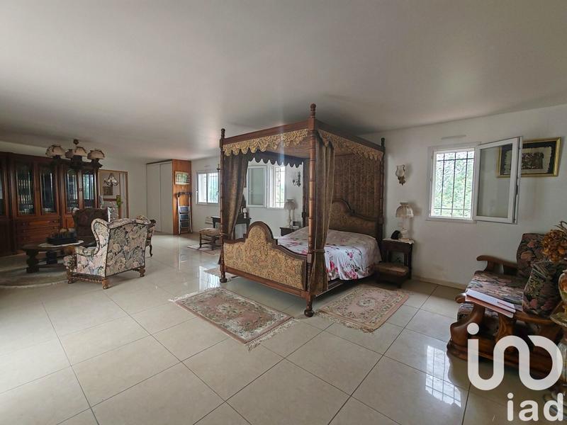 Maison - 290 m² - 8 pièces