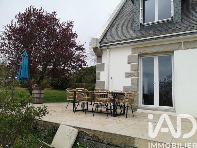 Maison - 179 m² - 9 pièces