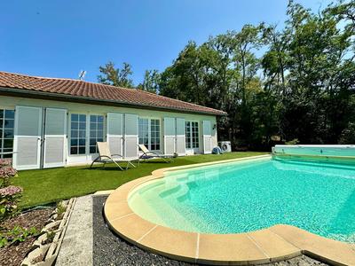 Maison - 217 m² - 8 pièces