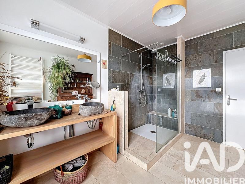 Maison - 211 m² - 7 pièces