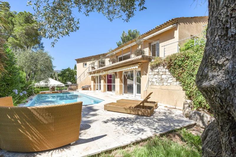 Villa - 430 m² - 9 pièces