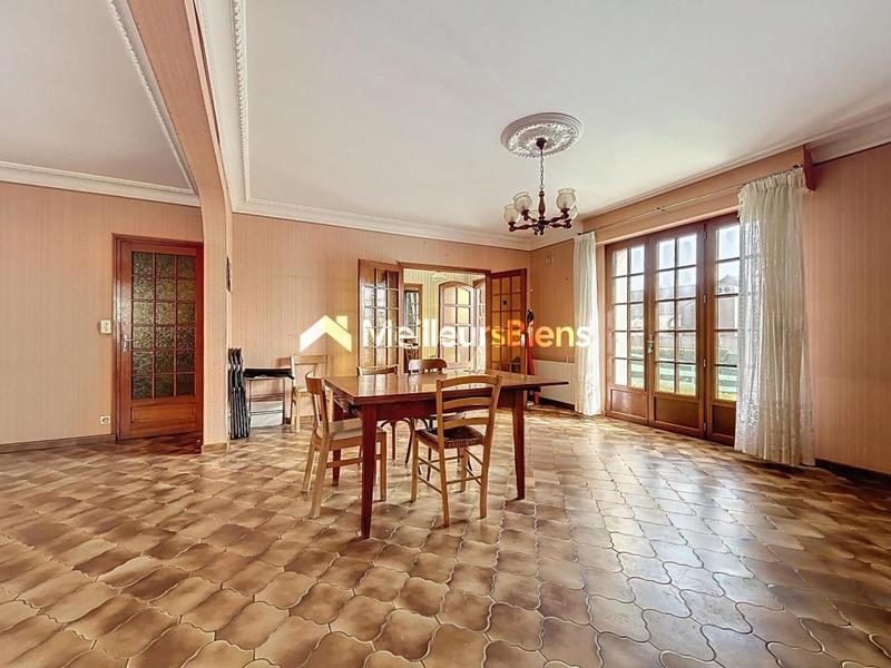 Maison - 187 m² - 8 pièces