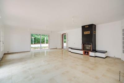 Maison - 210 m² - 6 pièces