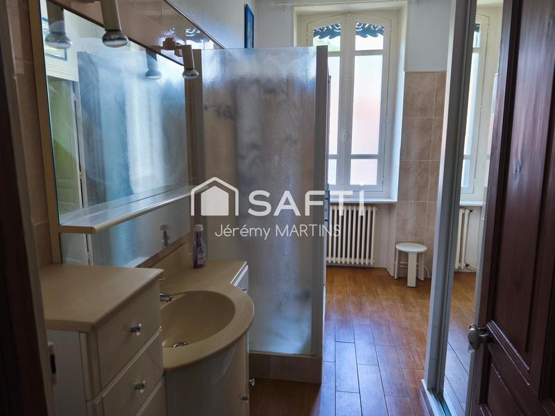 Maison - 198 m² - 8 pièces