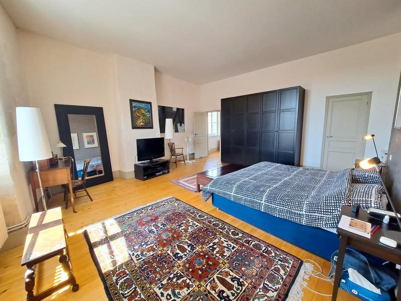 Maison - 554 m² - 13 pièces