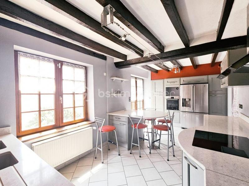 Maison traditionnelle - 196 m² - 5 pièces