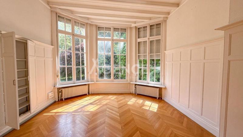 Château - 550 m² - 17 pièces