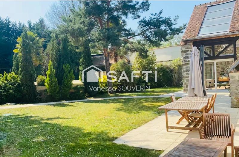 Maison - 220 m² - 7 pièces