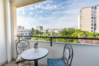 Appartement - 84 m² - 4 pièces