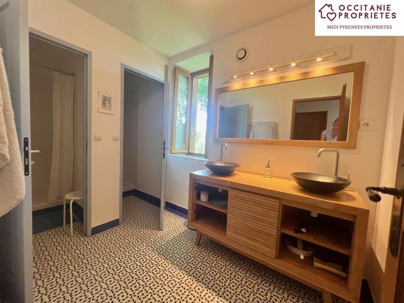 Propriété - 403 m² - 17 pièces