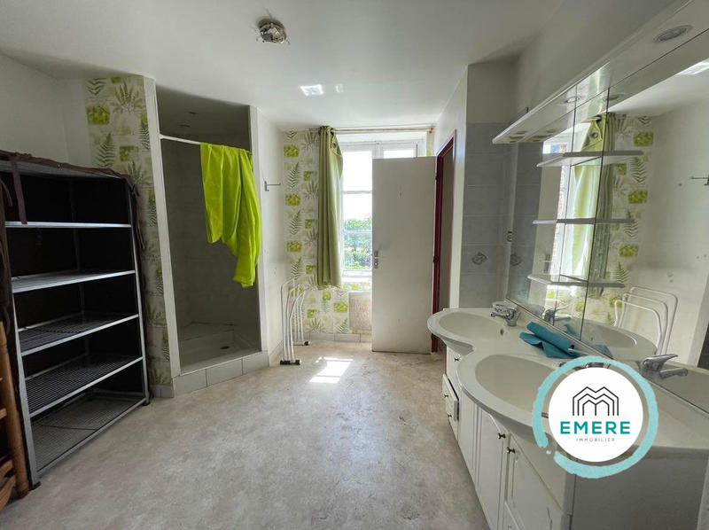 Maison - 350 m² - 9 pièces