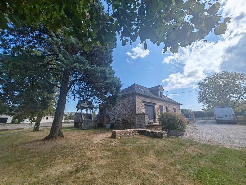 Maison - 215 m² - 9 pièces