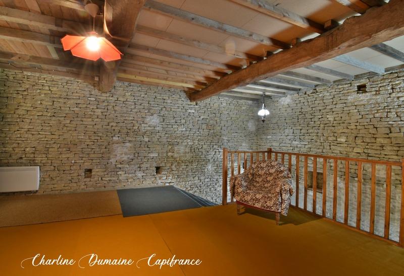 Maison en pierre - 202 m² - 6 pièces