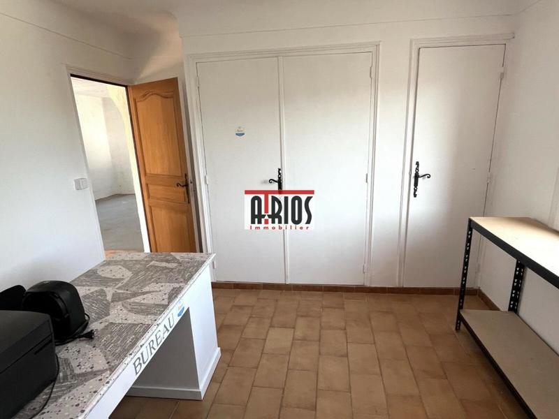 Local d'activité / Entrepôt - 169 m²