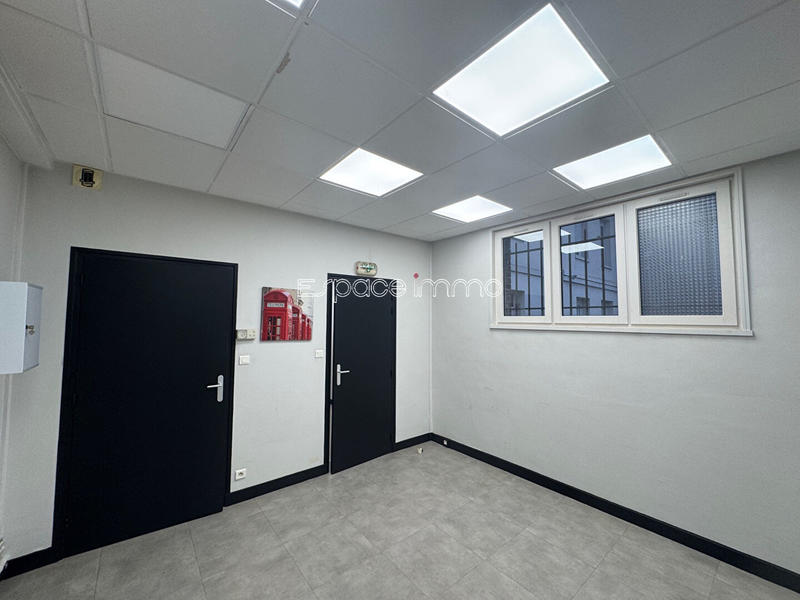 Bureau - 74 m²
