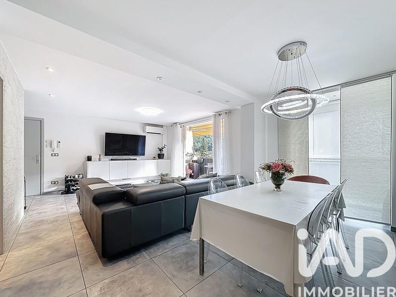 Appartement - 90 m² - 4 pièces