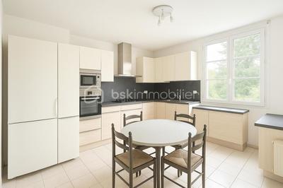 Maison - 197 m² - 7 pièces