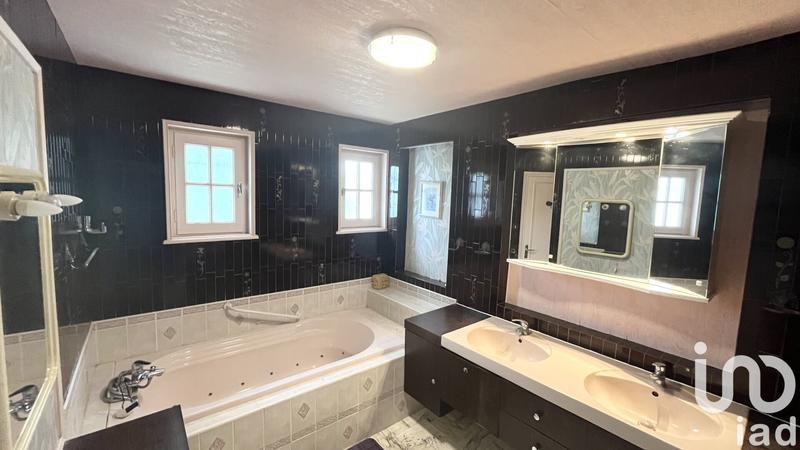 Maison de maîtres - 216 m² - 7 pièces