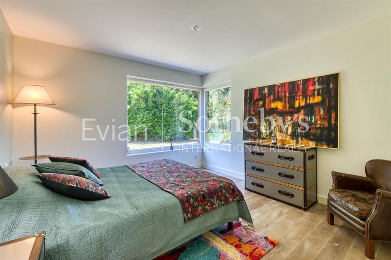 Maison - 340 m² - 9 pièces