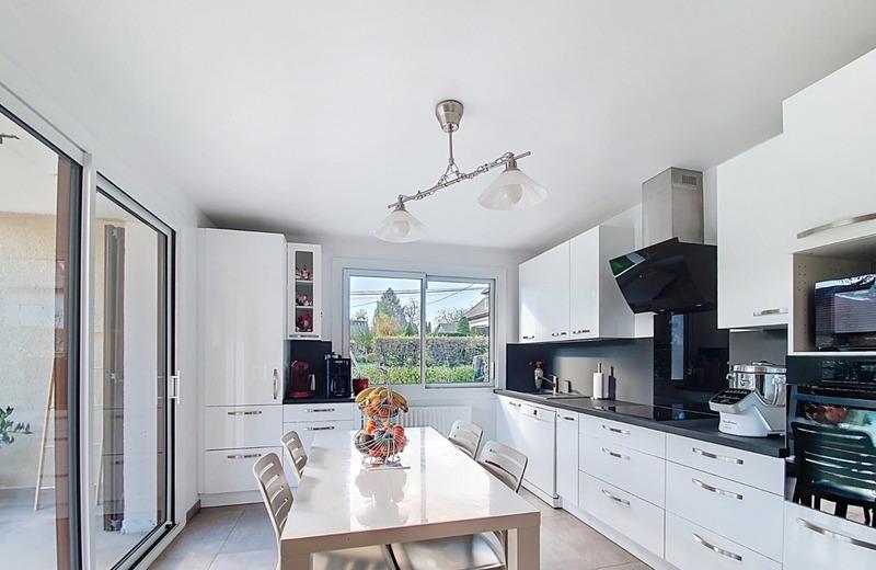 Maison - 220 m² - 7 pièces