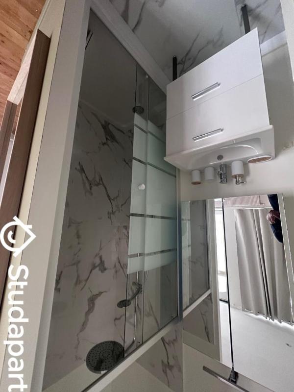 Chambre - 15 m² - 1 pièce