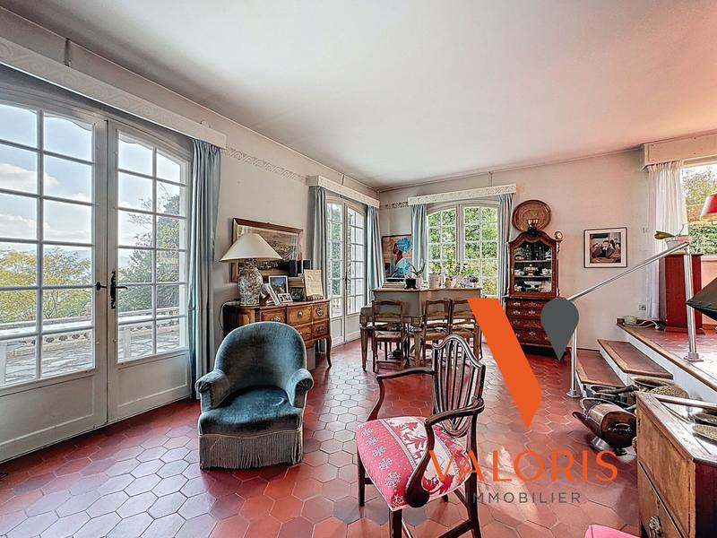 Maison - 197 m² - 9 pièces