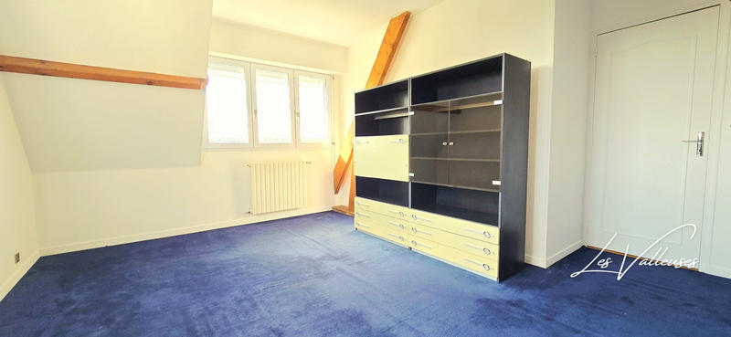 Maison traditionnelle - 185 m² - 8 pièces