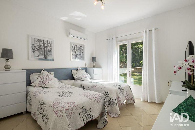 Maison - 180 m² - 5 pièces