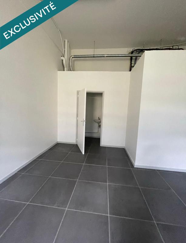 Local commercial - 160 m² - 2 pièces