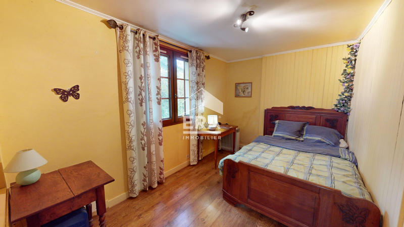 Maison - 180 m² - 8 pièces