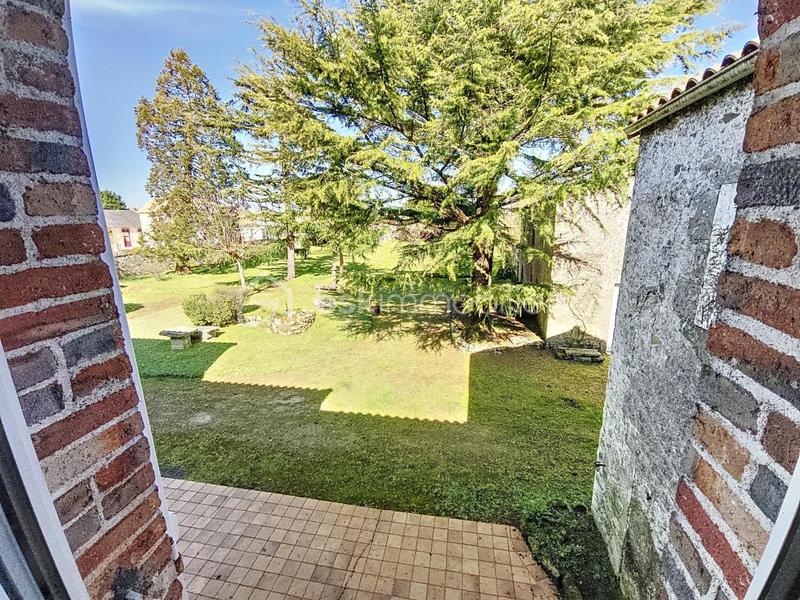 Demeure - 250 m² - 8 pièces