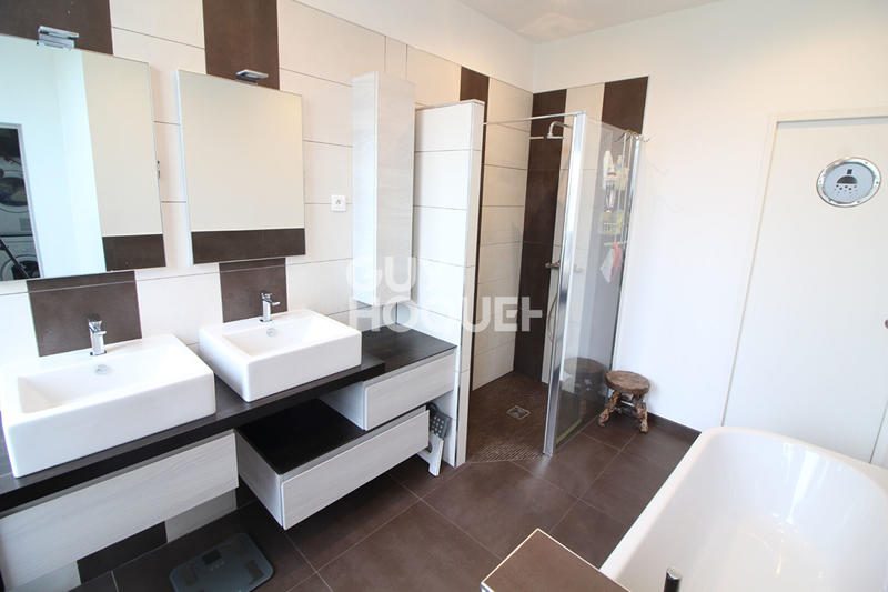 Maison de maîtres - 200 m² - 6 pièces